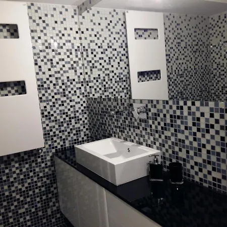 Le Manoir De Champlan Nocleg ze śniadaniem 3*