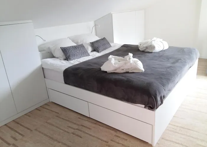 Le Manoir De Champlan Bed & Breakfast 3*